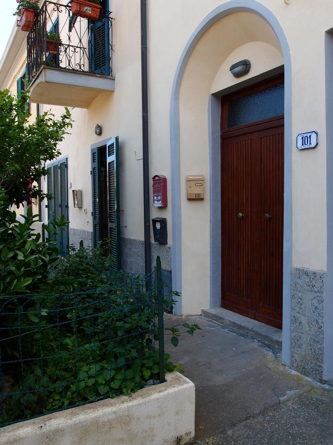 Lo Zizzolo- Bed&Breakfast Bed & Breakfast Marina di Campo Exterior photo